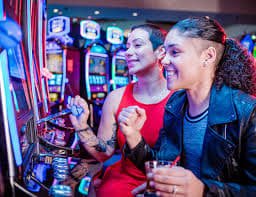 Trò chơi Nổ hũ sôi động với đa dạng chủ đề tại fun79